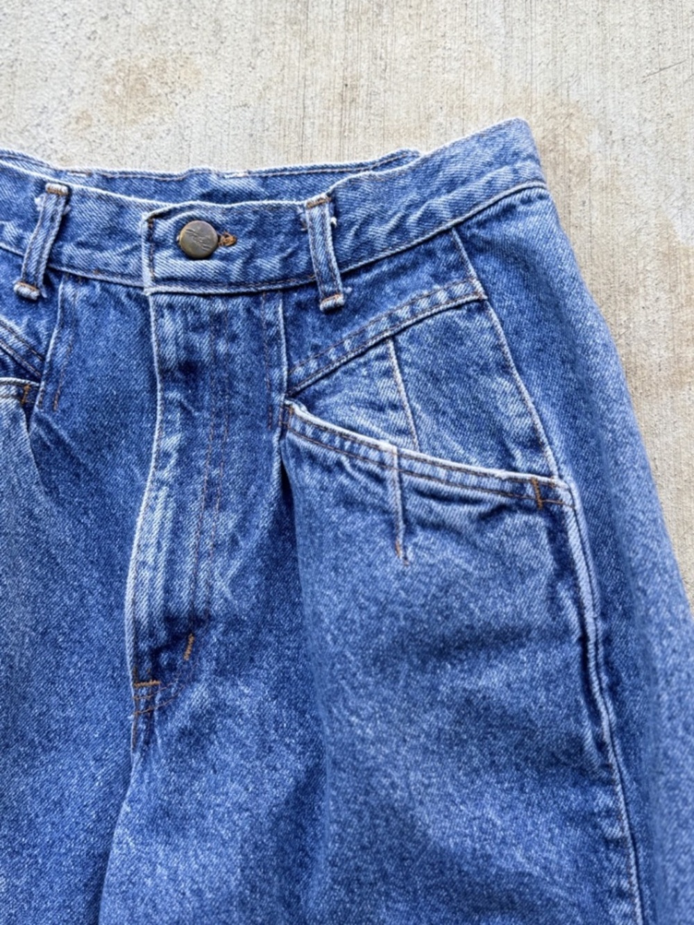 Vintage Chic Jeans High Rise Tapered Stone Wash USA 80s 90s Women's Denim